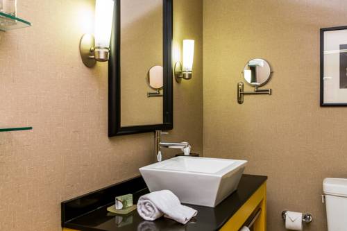 Imagen de la habitación del Hotel Cambria Traverse City. Foto 8
