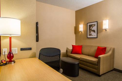 Imagen de la habitación del Hotel Cambria Traverse City. Foto 9