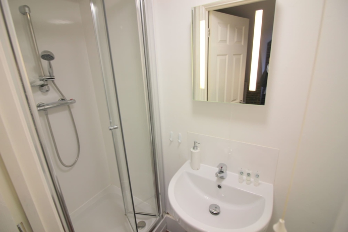 Imagen de la habitación del Hotel Cambridge City Rooms By Paymán Club. Foto 2