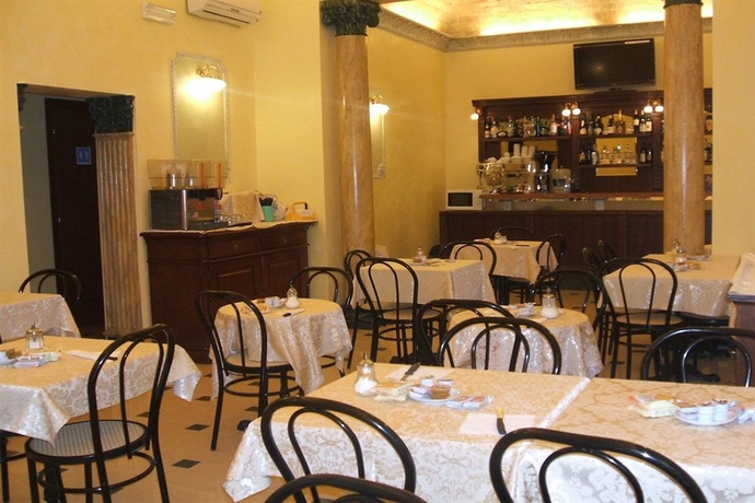 Imagen general del Hotel Cambridge. Foto 5