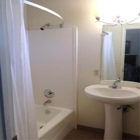 Imagen de la habitación del Hotel Cambridge Inn Motor Lodge. Foto 3