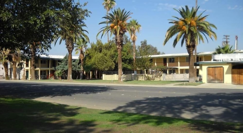 Imagen de los exteriores del Hotel Cambridge Inn Motor Lodge. Foto 8