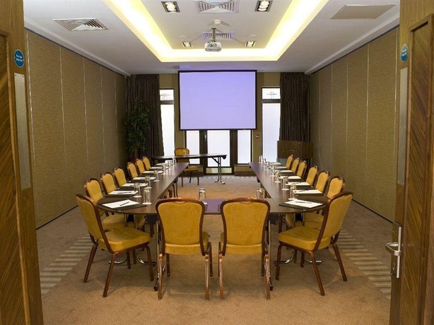 Imagen de los interiores del Hotel Camden Court. Foto 12