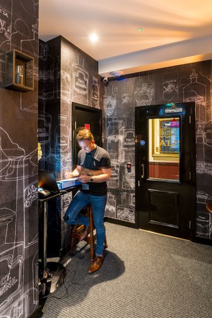 Imagen de los interiores del Hotel Camden Enterprise and Pub. Foto 18