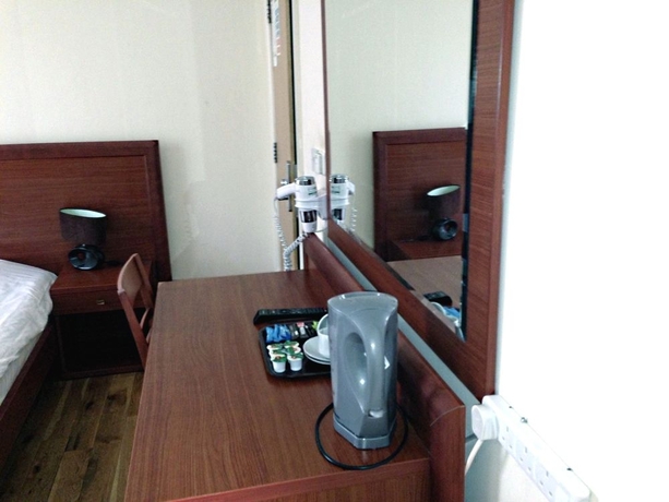 Imagen de la habitación del Hotel Camden Town. Foto 7