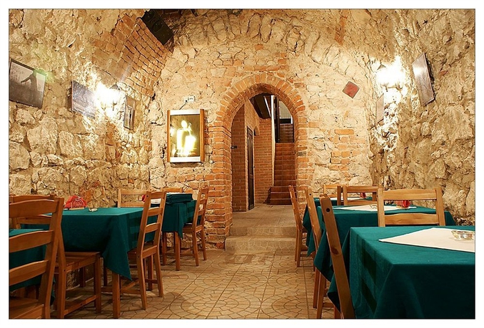 Imagen del bar/restaurante del Hotel Camea. Foto 2