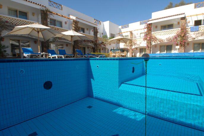 Imagen general del Hotel Camel Dive Club and. Foto 10