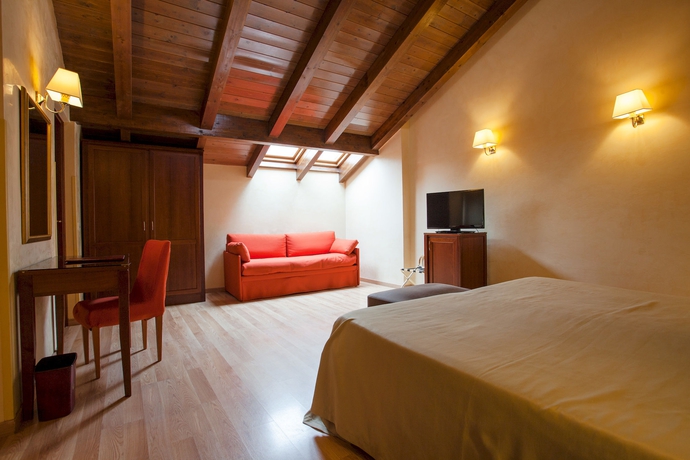 Imagen de la habitación del Hotel Camelia. Foto 5