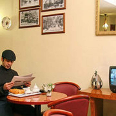 Imagen del bar/restaurante del Hotel Camelia International. Foto 3