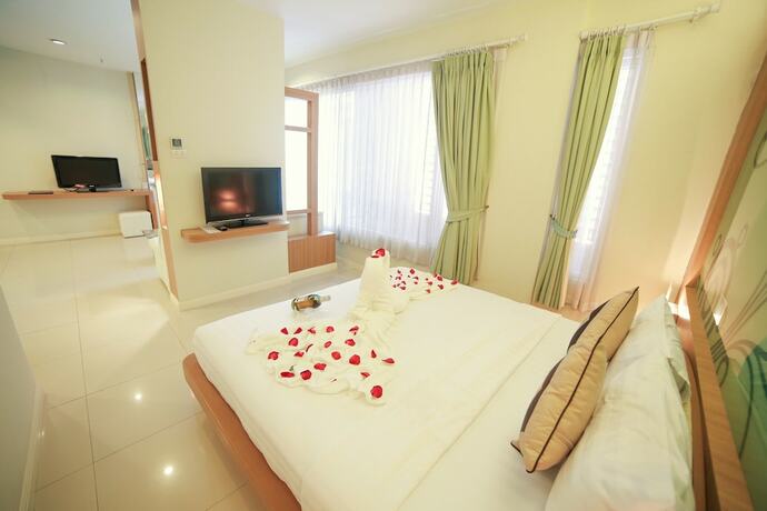 Imagen de la habitación del Hotel Camellia Princess. Foto 4