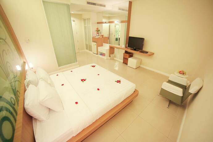 Imagen de la habitación del Hotel Camellia Princess. Foto 5