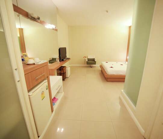 Imagen de la habitación del Hotel Camellia Princess. Foto 12