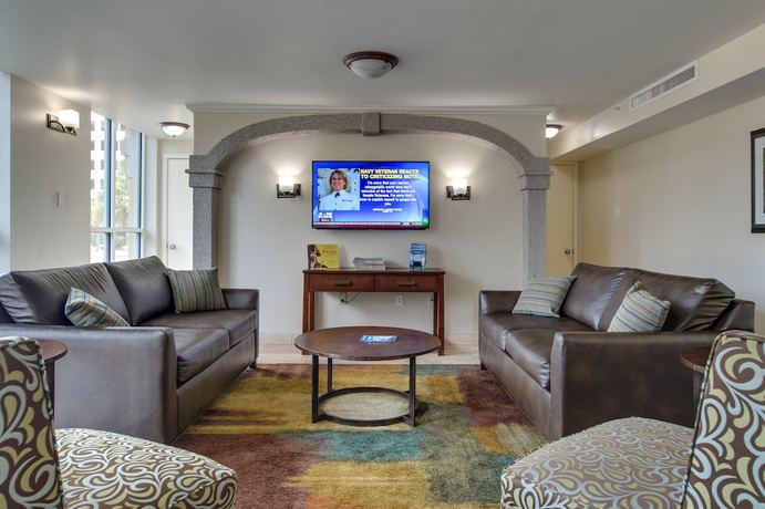 Imagen de los interiores del Hotel Camelot By The Sea By Oceana Resorts. Foto 19