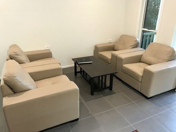 Imagen del bar/restaurante del Hotel Camelot Cottages. Foto 19