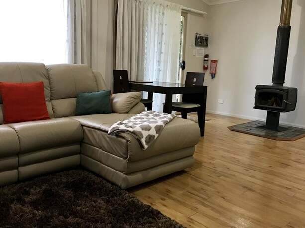 Imagen de la habitación del Hotel Camelot Cottages. Foto 26