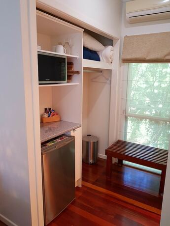 Imagen de la habitación del Hotel Camelot Cottages. Foto 30