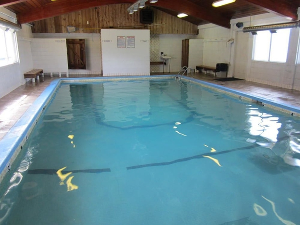 Imagen de la piscina del Hotel Camelot Court Motel. Foto 18