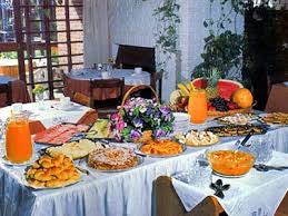 Imagen del bar/restaurante del Hotel Camelot. Foto 2