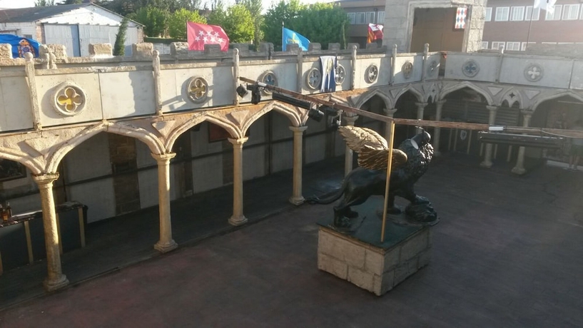 Imagen de los exteriores del Hotel Camelot. Foto 16