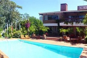 Imagen de la piscina del Hotel Camelot, PUNTA DEL ESTE. Foto 8