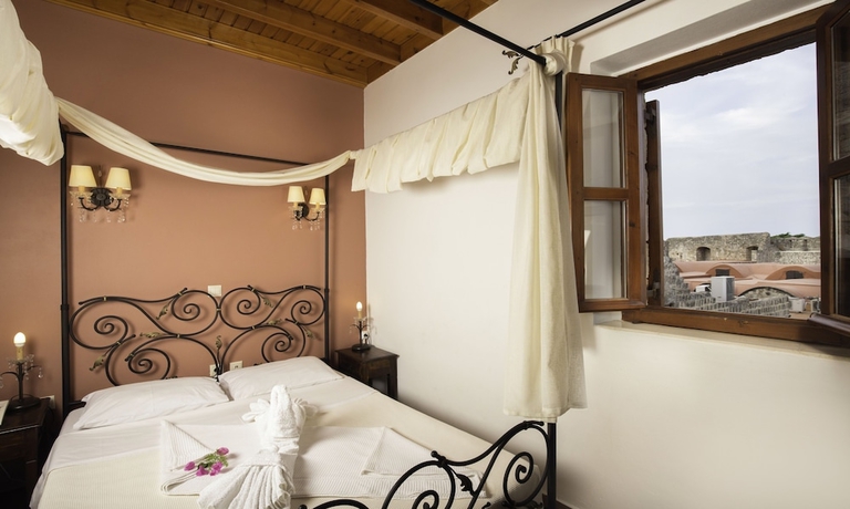 Imagen de la habitación del Hotel Camelot Traditional and Classic. Foto 8