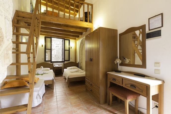 Imagen de la habitación del Hotel Camelot Traditional and Classic. Foto 9