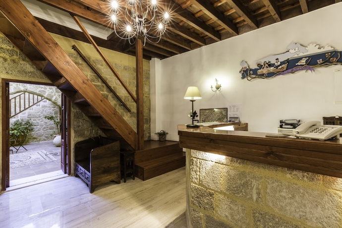 Imagen de los interiores del Hotel Camelot Traditional and Classic. Foto 19