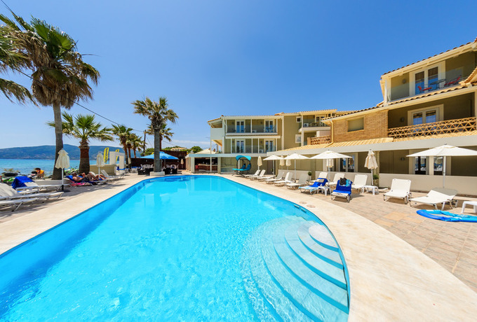 Imagen de la piscina del Hotel Cameo Beach Resort. Foto 7
