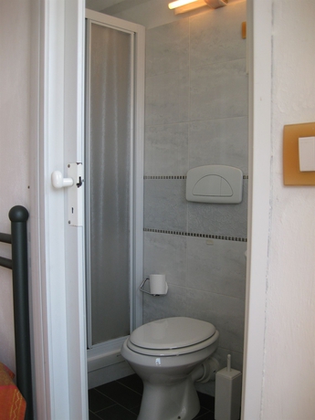 Imagen de la habitación del Hotel Camere La Torre. Foto 2