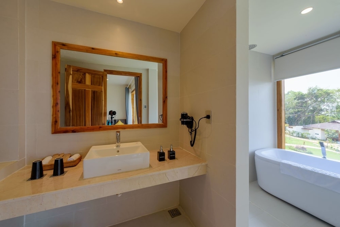 Imagen de la habitación del Hotel Camia Resort and Spa. Foto 6