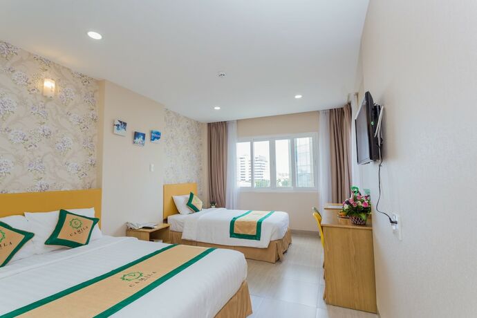 Imagen de la habitación del Hotel Camila. Foto 17