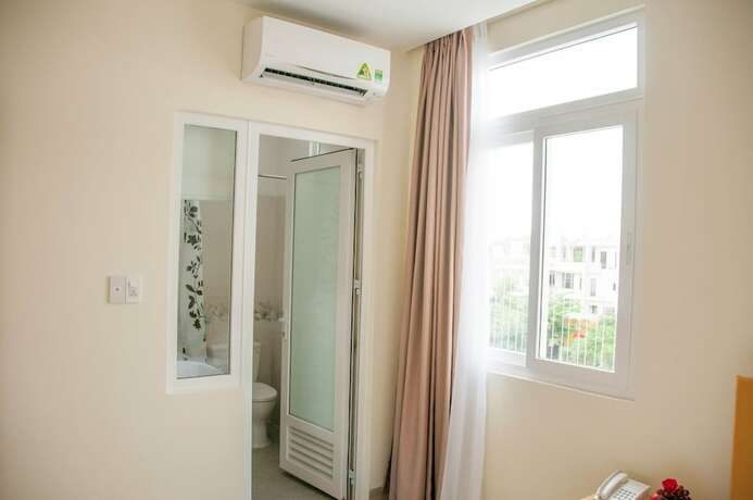 Imagen de la habitación del Hotel Camila. Foto 20