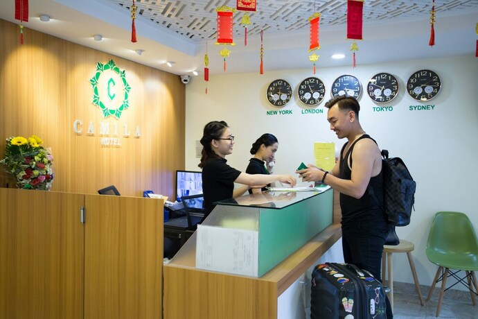 Imagen de los interiores del Hotel Camila. Foto 30