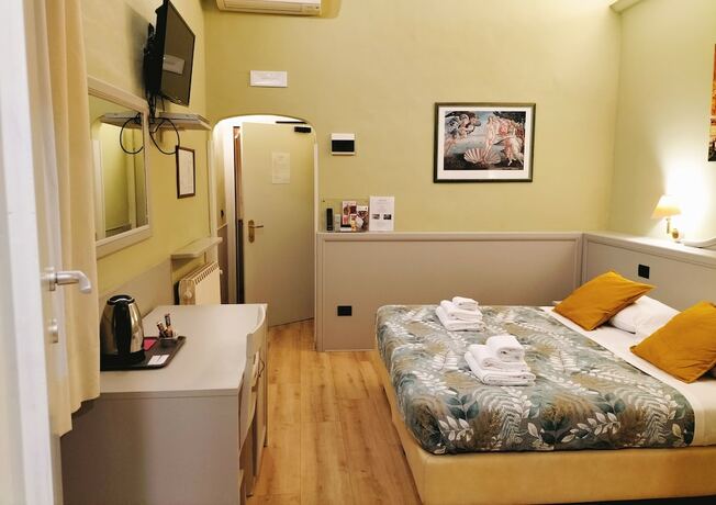 Imagen de la habitación del Hotel Camilla. Foto 20