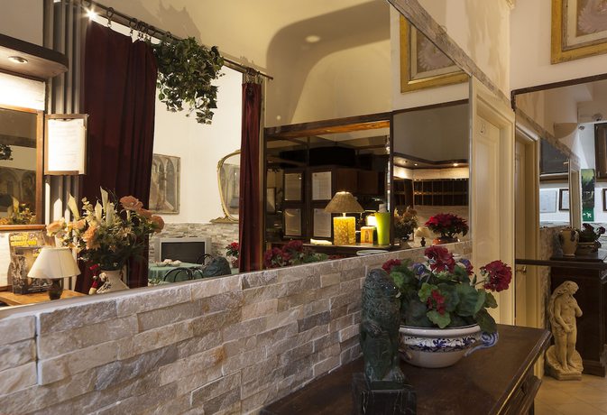 Imagen de los interiores del Hotel Camilla Guelfa. Foto 7