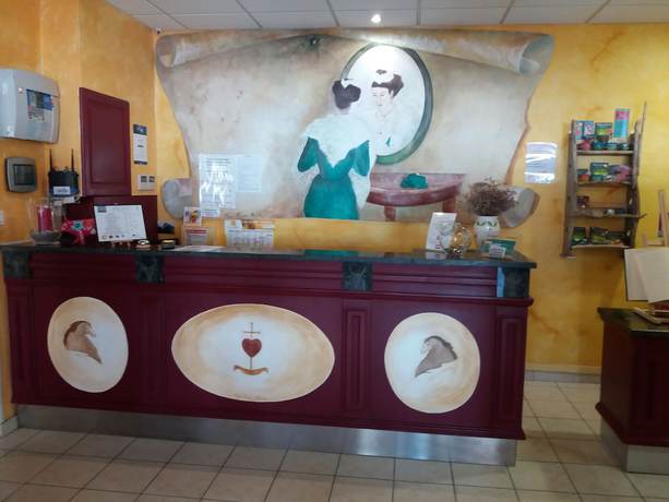 Imagen de los interiores del Hotel Camille. Foto 18