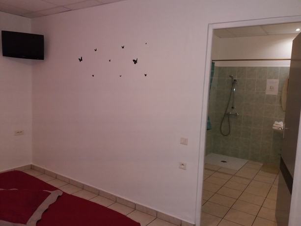 Imagen de la habitación del Hotel Camille. Foto 8