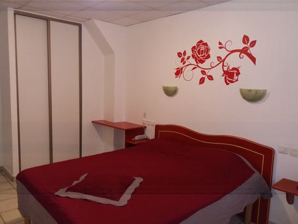 Imagen de la habitación del Hotel Camille. Foto 11