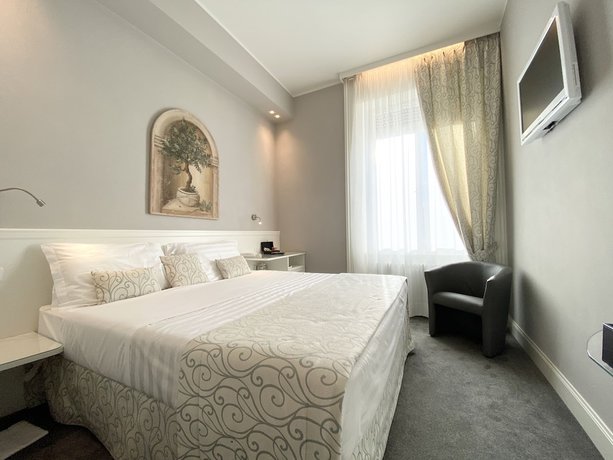 Imagen de la habitación del Hotel Camin Luino. Foto 8