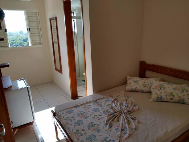 Imagen de la habitación del Hotel Caminho Do Ros&aacute;rio. Foto 14