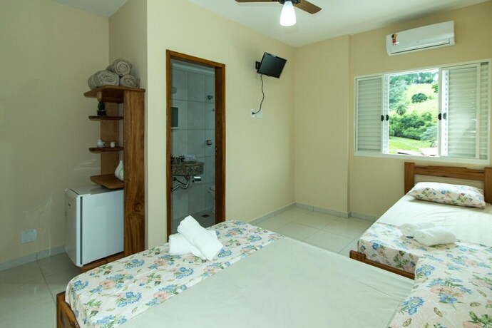 Imagen de la habitación del Hotel Caminho Do Ros&aacute;rio. Foto 34