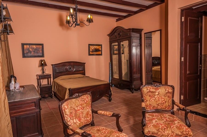 Imagen general del Hotel Camino De Hierro. Foto 7