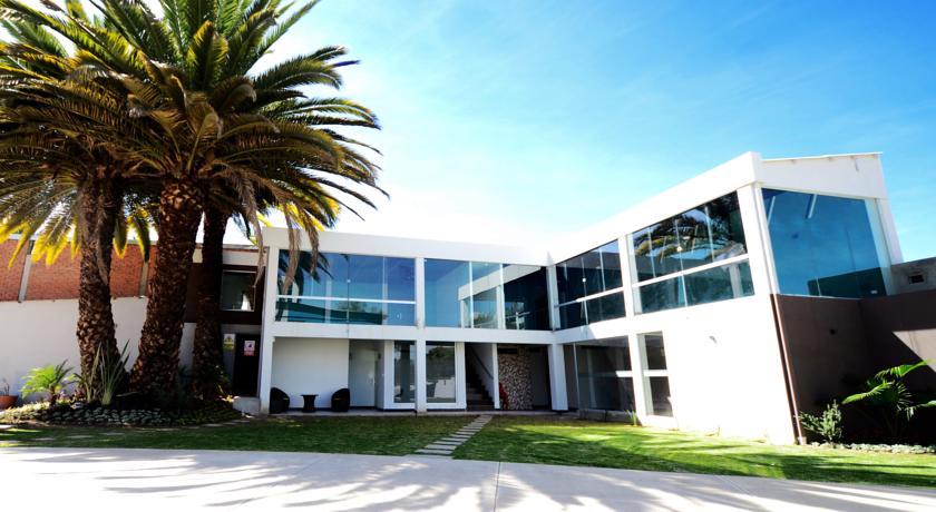 Imagen de los exteriores del Hotel Camino Plaza. Foto 7