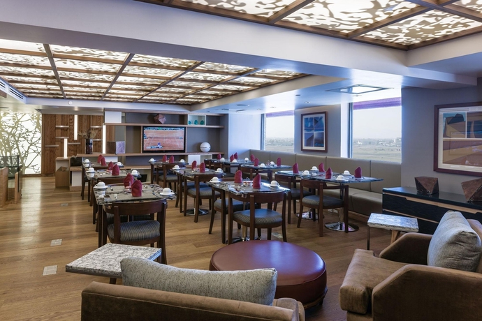 Imagen del bar/restaurante del Hotel Camino Real Aeropuerto Mexico. Foto 1