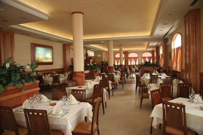 Imagen del bar/restaurante del Hotel Camino Real, Arcahueja. Foto 3