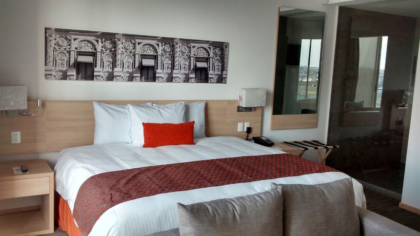 Imagen de la habitación del Hotel Camino Real Hotel and Suites Puebla. Foto 6
