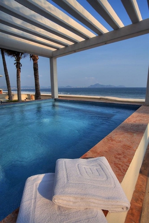 Imagen de la piscina del Hotel Camino Real Manzanillo. Foto 15