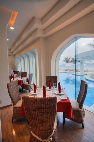 Imagen del bar/restaurante del Hotel Camino Real Manzanillo. Foto 4