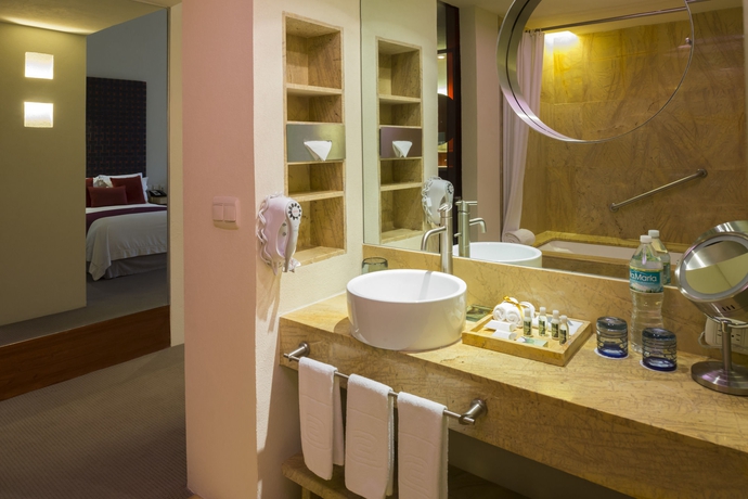 Imagen de la habitación del Hotel Camino Real Monterrey. Foto 5