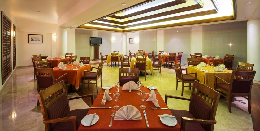 Imagen del bar/restaurante del Hotel Camino Real Saltillo. Foto 1